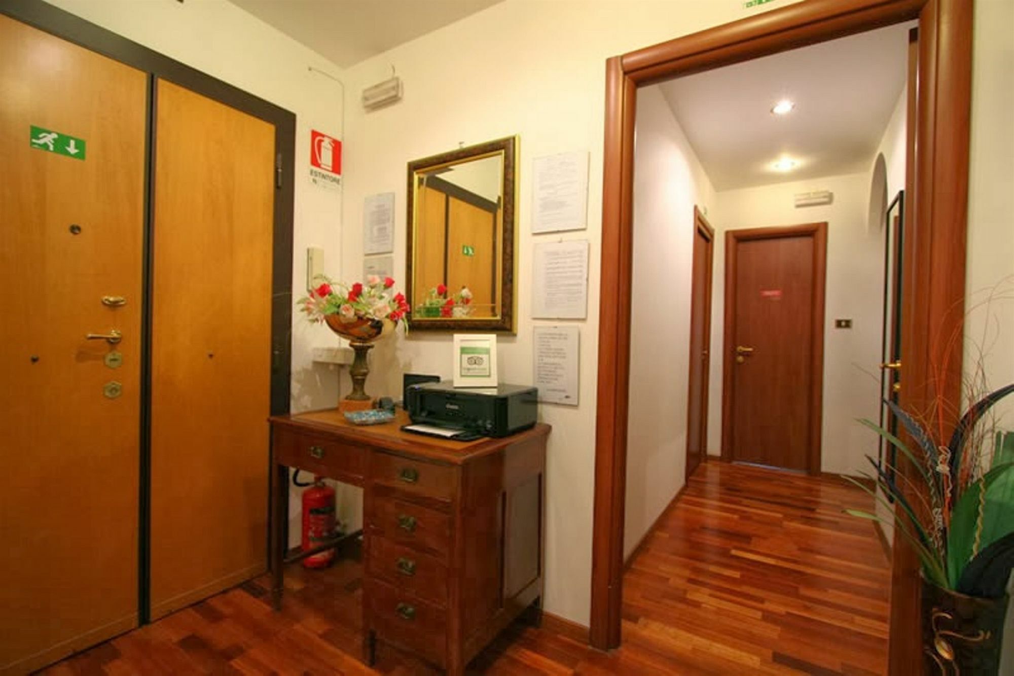 Guest House San Peter روما المظهر الخارجي الصورة