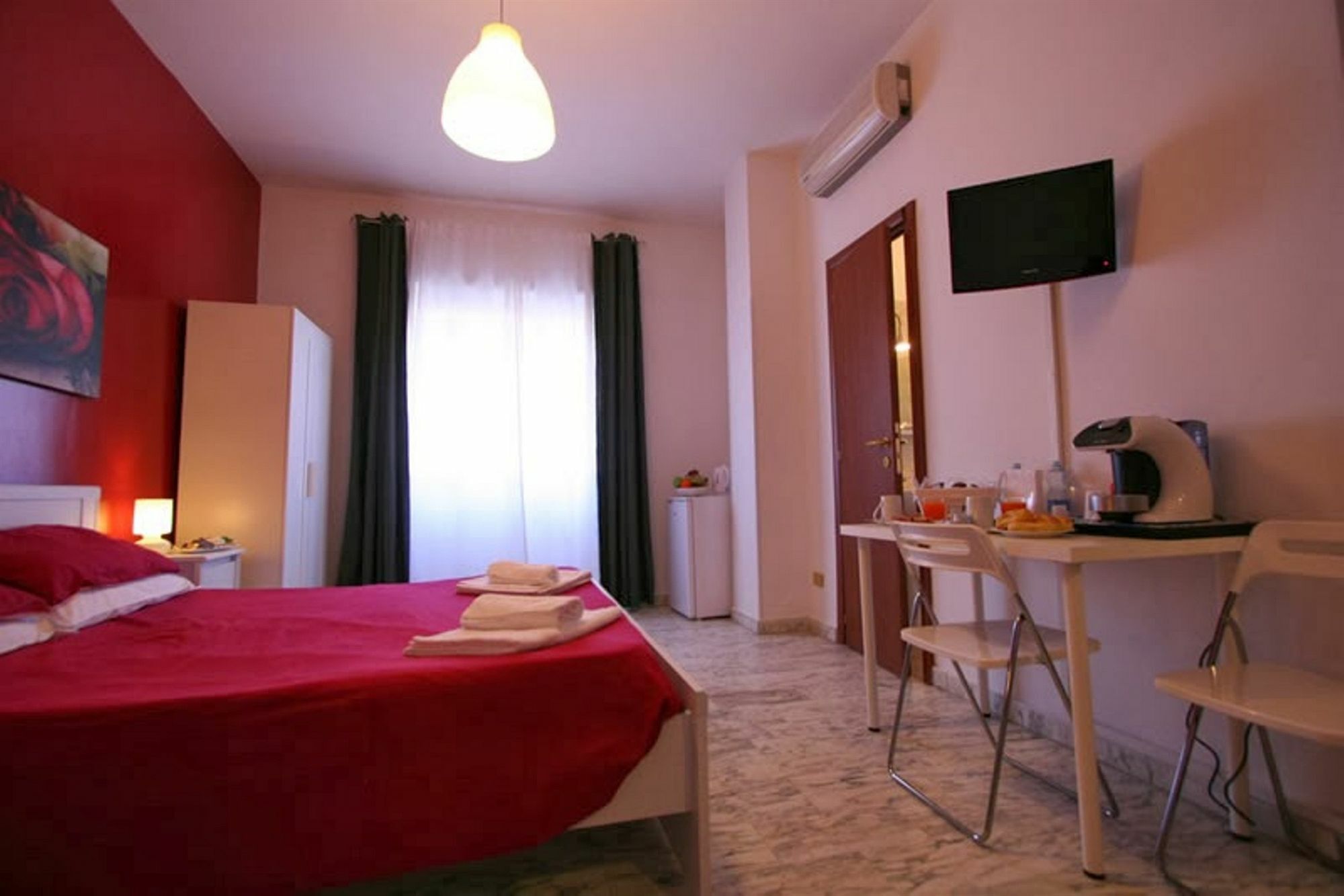 Guest House San Peter روما المظهر الخارجي الصورة
